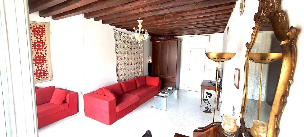 Elisabeth Waterfront Apartment البندقية