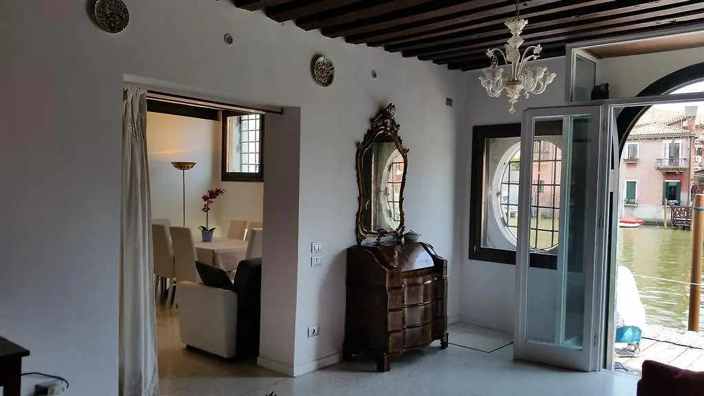 Elisabeth Waterfront Apartment البندقية