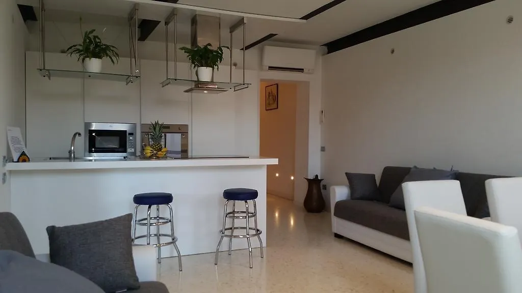 Elisabeth Waterfront Apartment البندقية