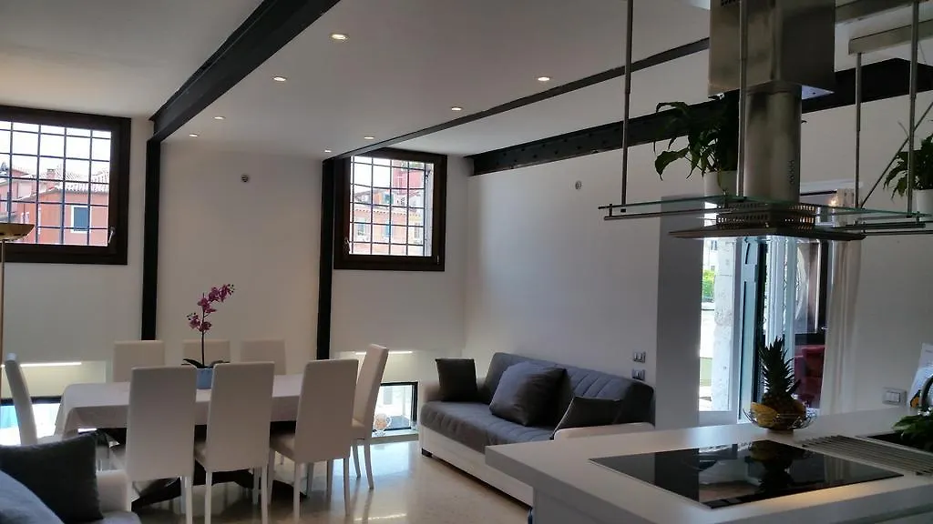 Elisabeth Waterfront Apartment البندقية