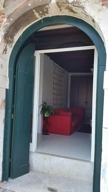 Elisabeth Waterfront Apartment Venice