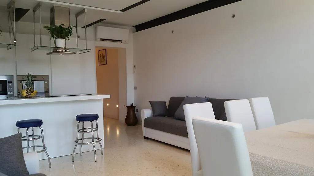 Elisabeth Waterfront Apartment Venedig